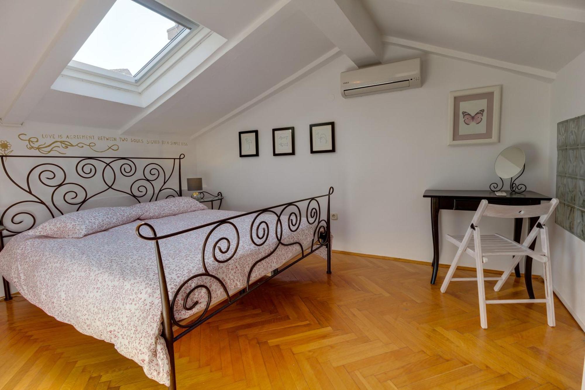 Apartments Mandarina Mali Lošinj Rum bild