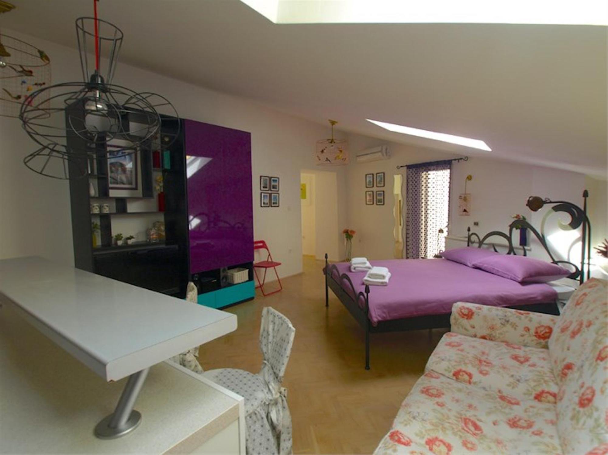Apartments Mandarina Mali Lošinj Rum bild